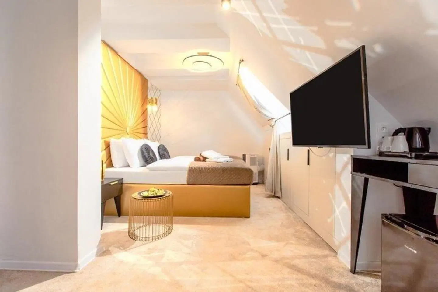 Amber Park ROOM_EXAMPLE