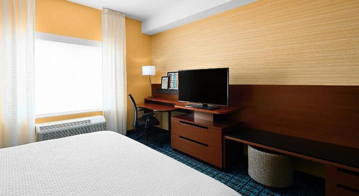 Fairfield by Marriott Inn & Suites Fresno Yosemite International Airport ROOM_EXAMPLE