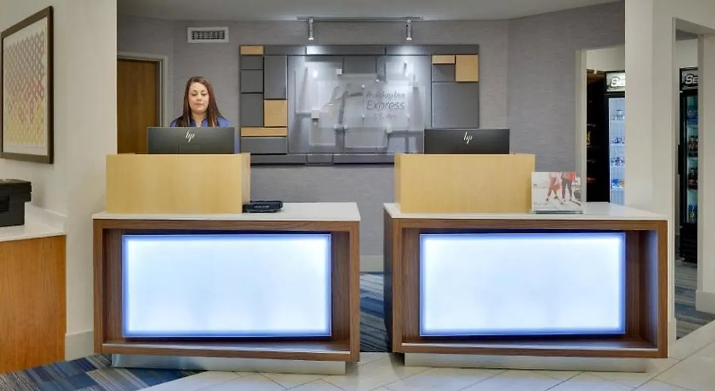 Holiday Inn Express & Suites Scottsbluff-Gering by IHG LOUNGE_LOBBY