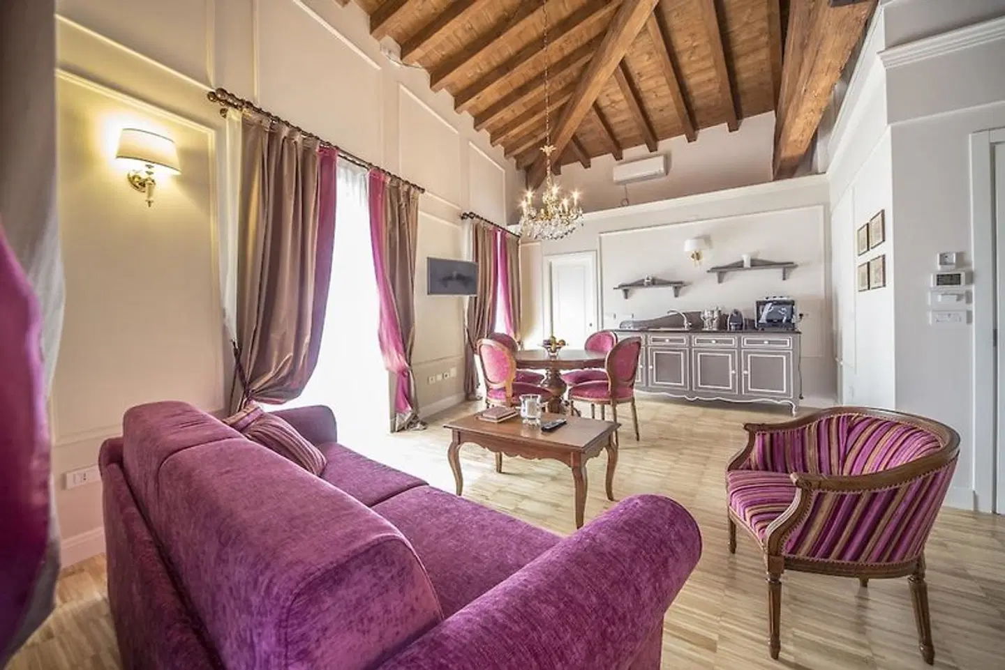 Lady Capulet Apartments ROOM_EXAMPLE