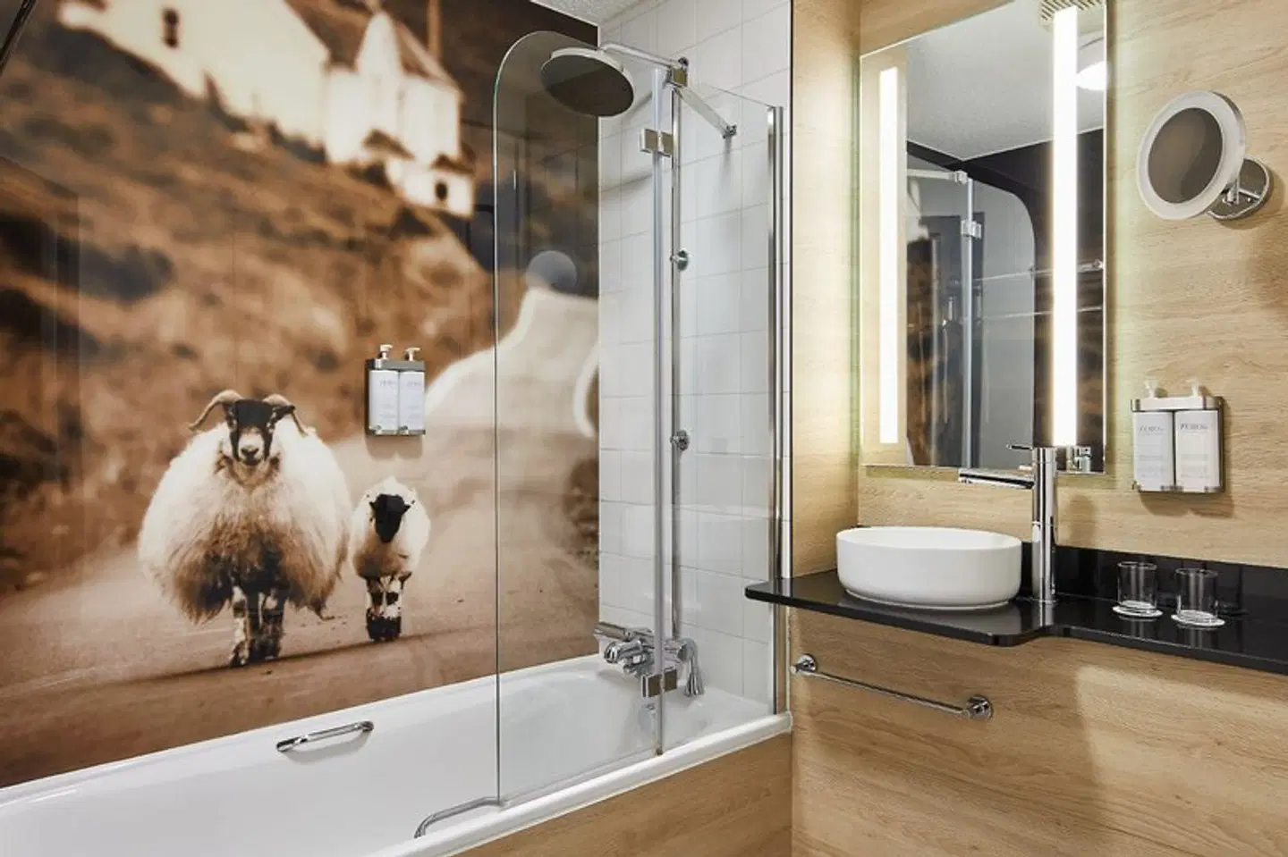 Leonardo Royal Edinburgh Haymarket Badezimmer