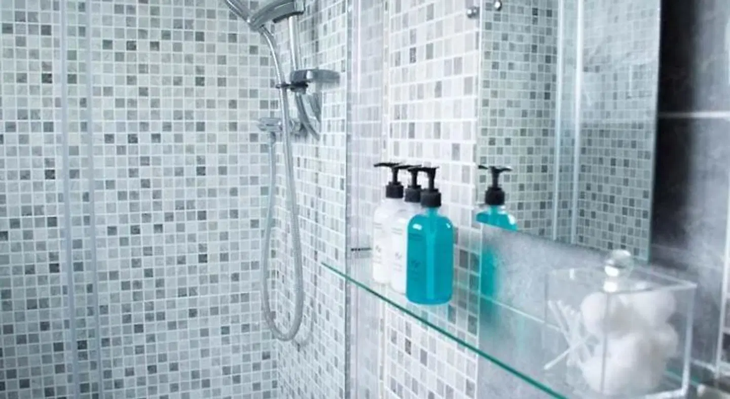 The Cambridge Guest House Badezimmer