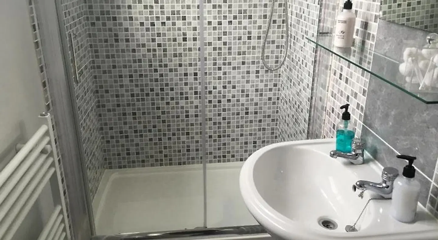 The Cambridge Guest House Badezimmer