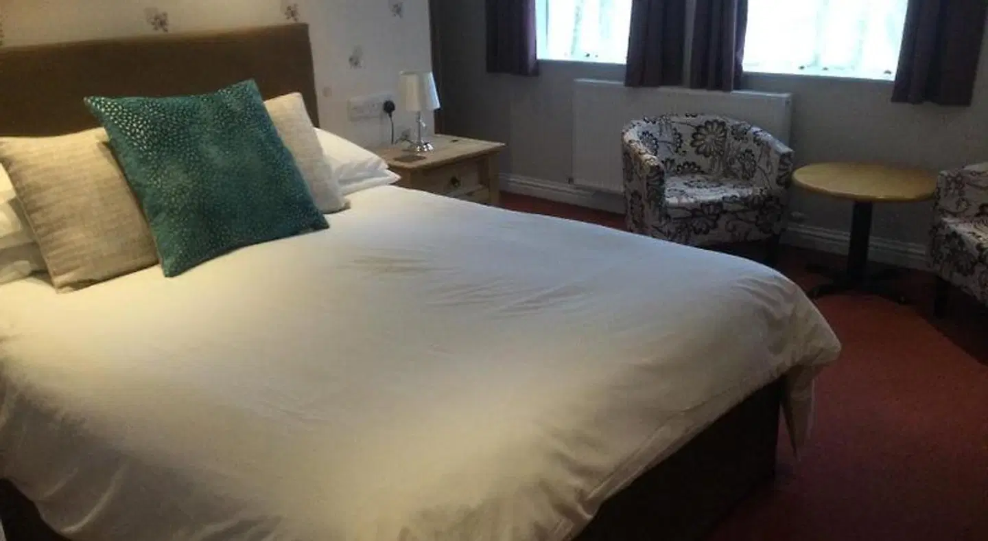 New Overlander Inn ROOM_EXAMPLE
