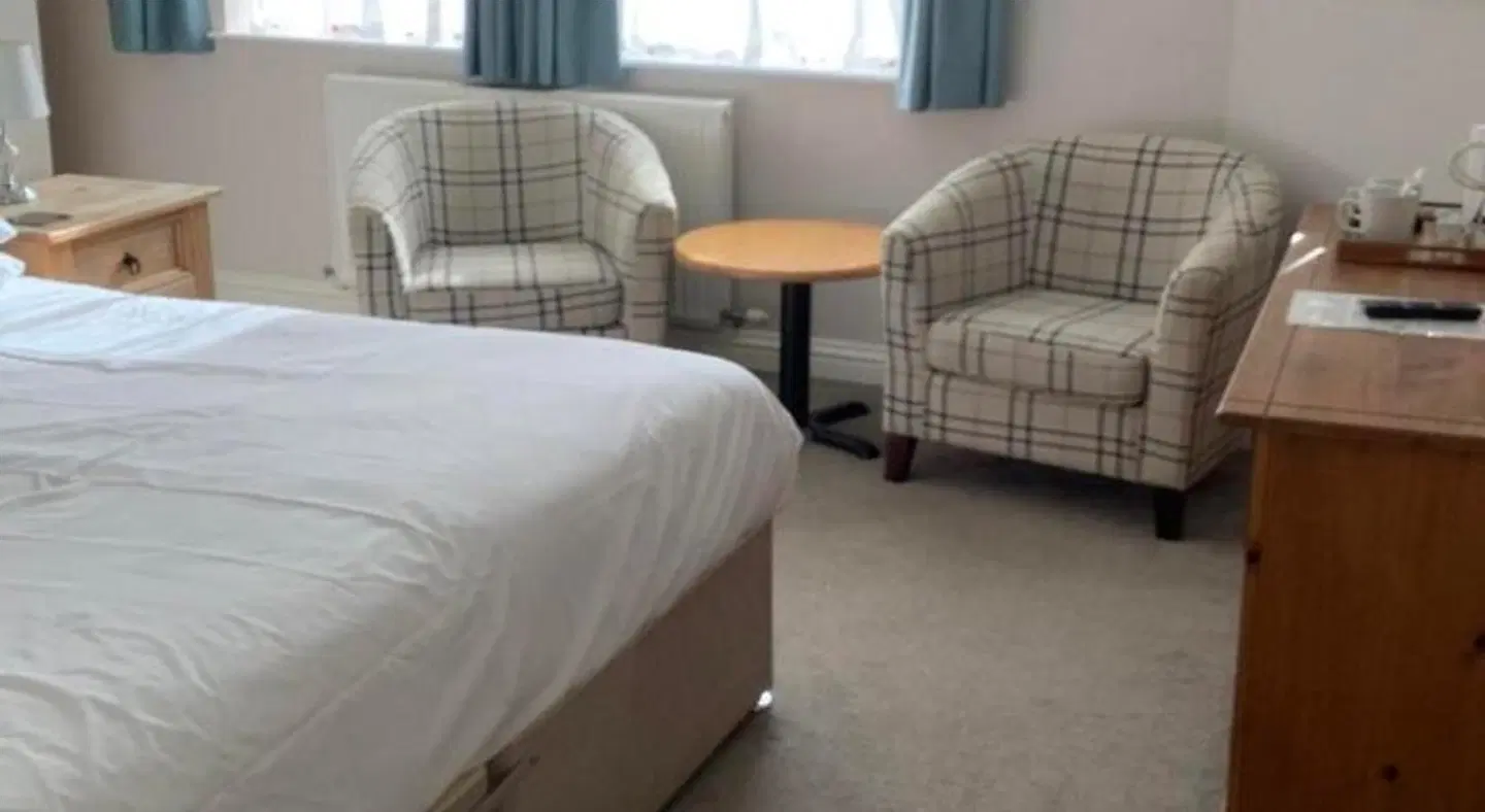 New Overlander Inn ROOM_EXAMPLE