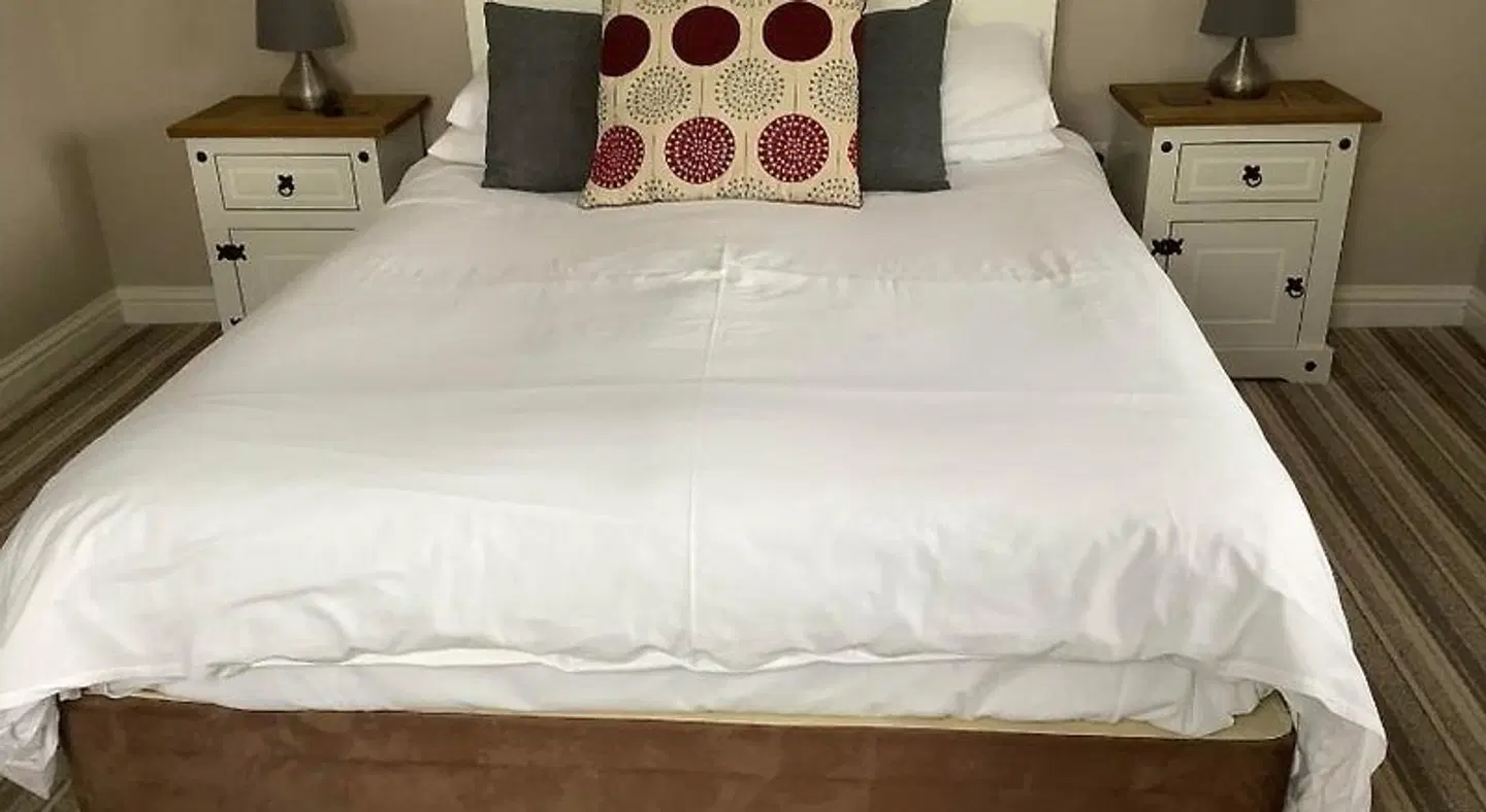 New Overlander Inn ROOM_EXAMPLE