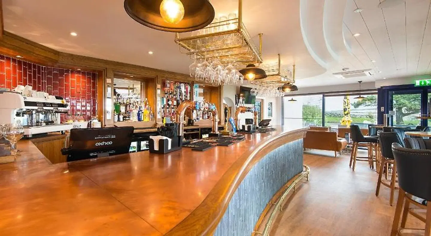 Gwesty Gadlys Hotel Bar