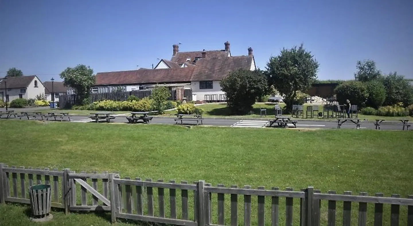 The Stag at Redhill EXTERIOR