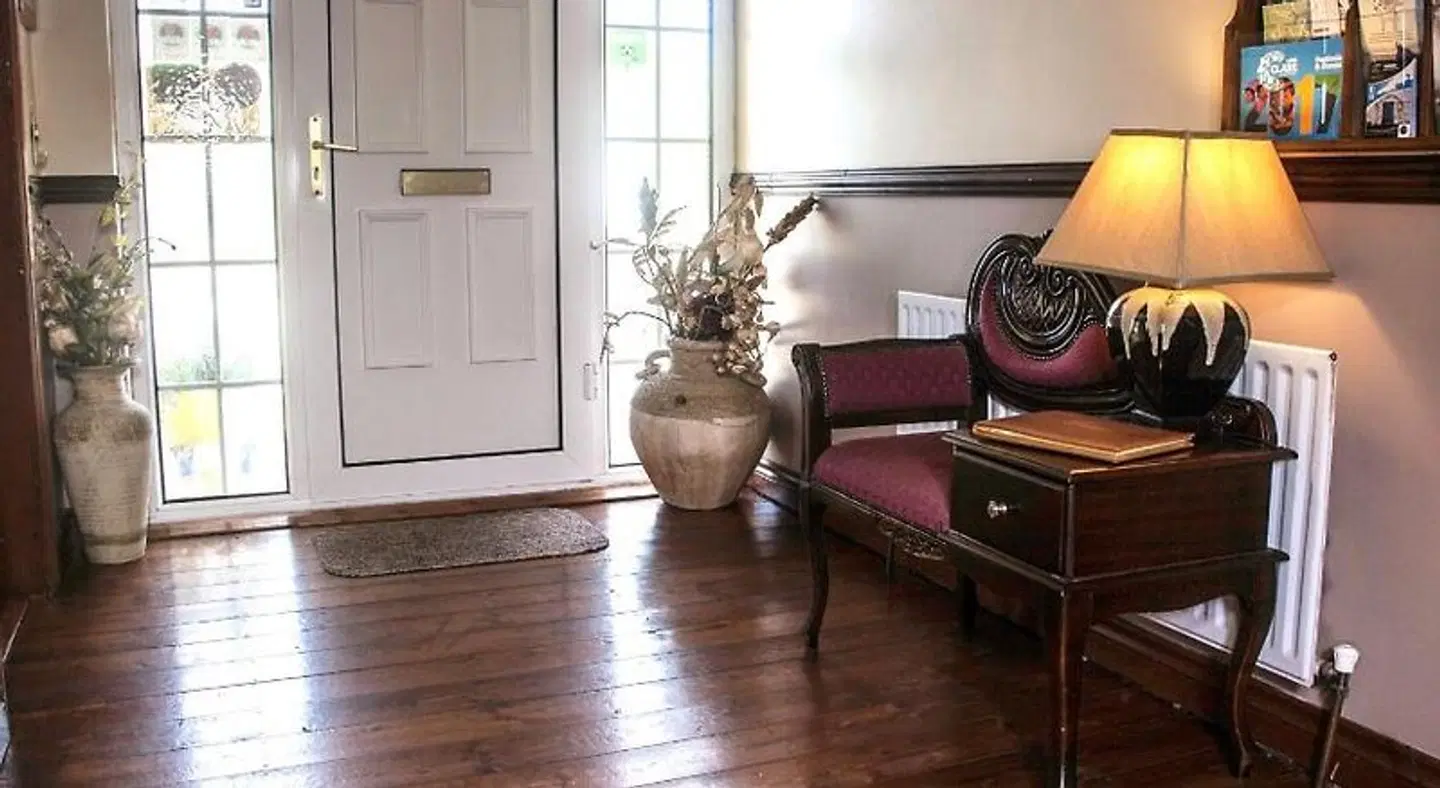 Hilltop B & B ROOM_EXAMPLE