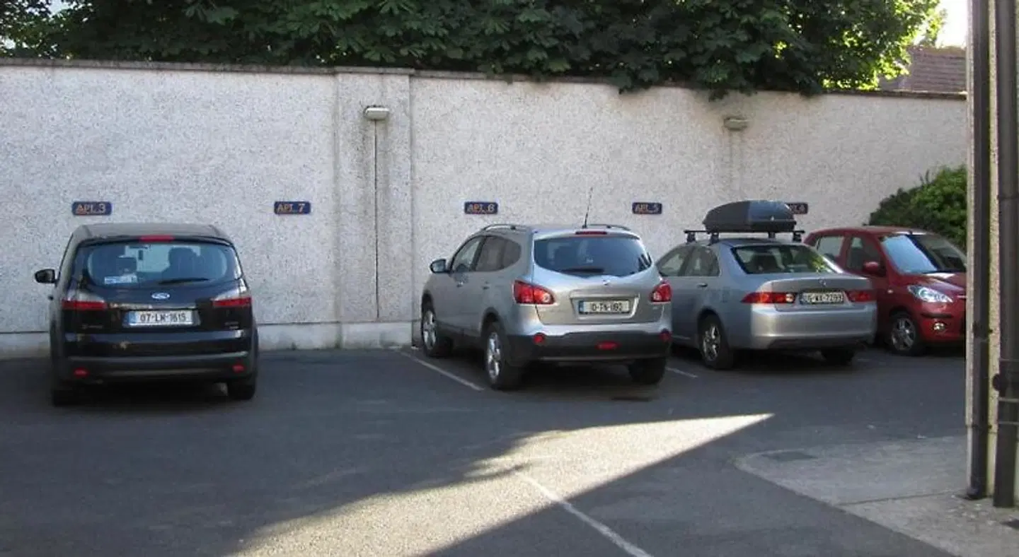 Arus Grattan SPORTS_AND_LEISURE