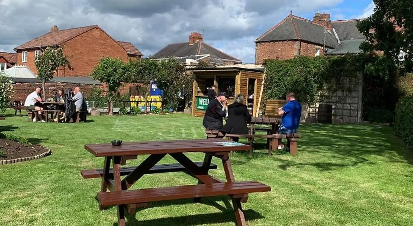 The Ball Alley Garten