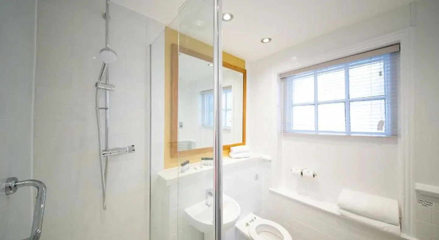Innkeeper's Lodge St Albans, London Colney Badezimmer