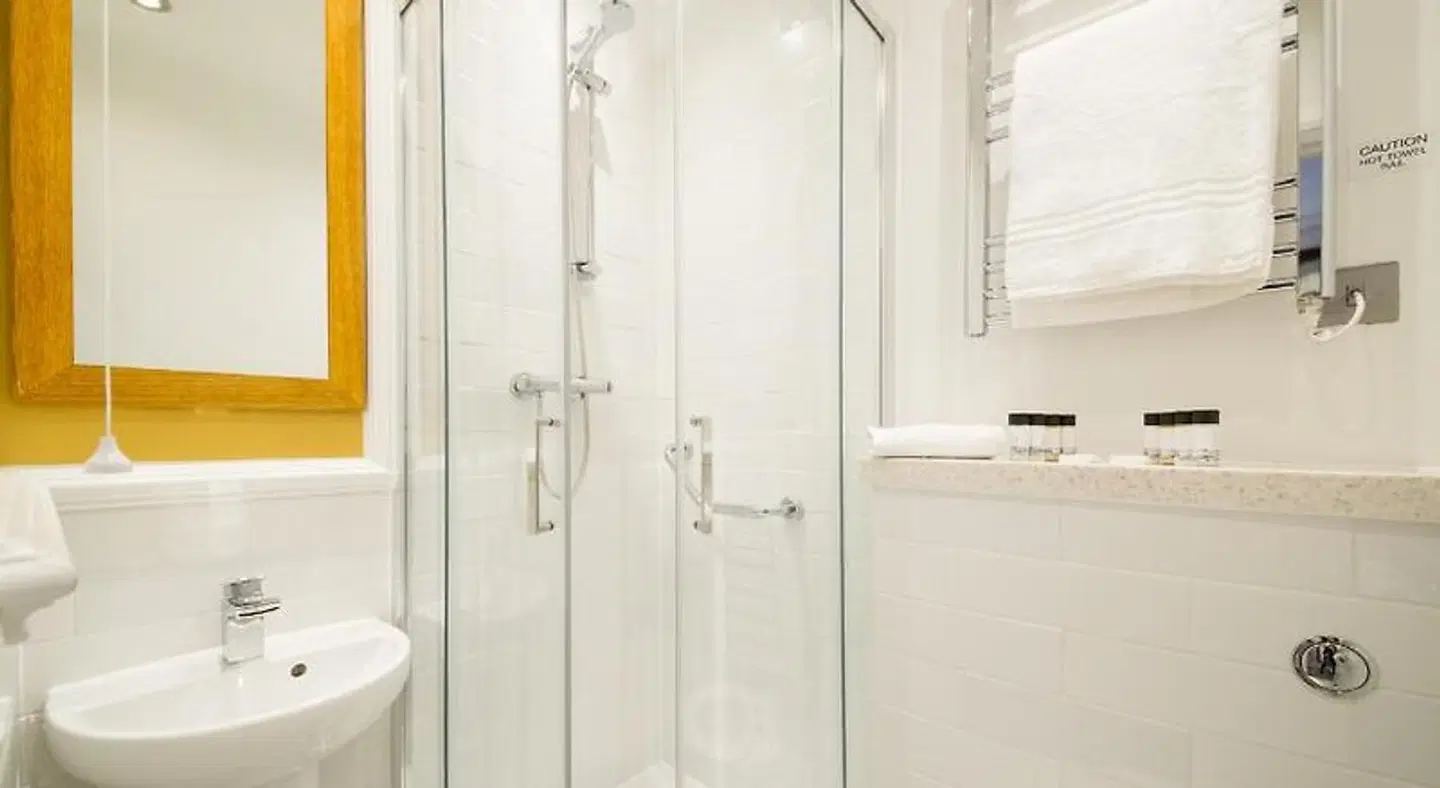 Innkeeper's Lodge St Albans, London Colney Badezimmer