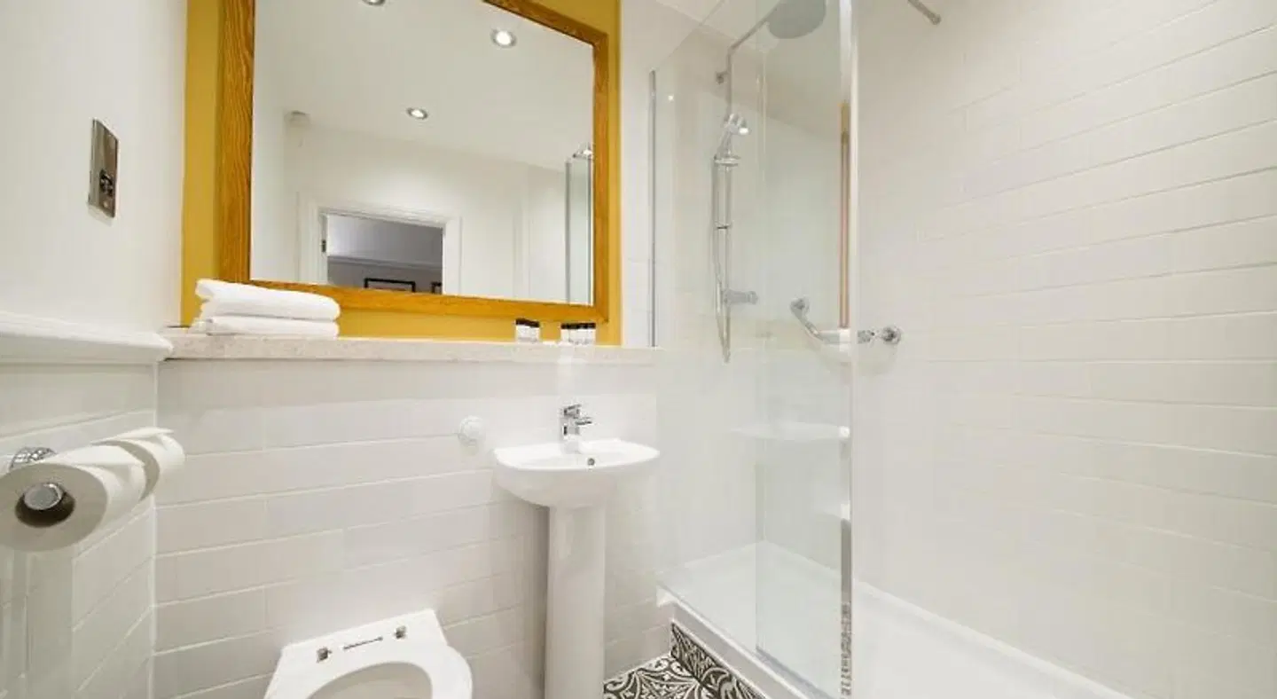 Innkeeper's Lodge St Albans, London Colney Badezimmer