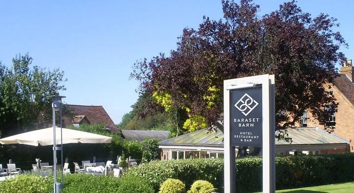 Baraset Barn Garten