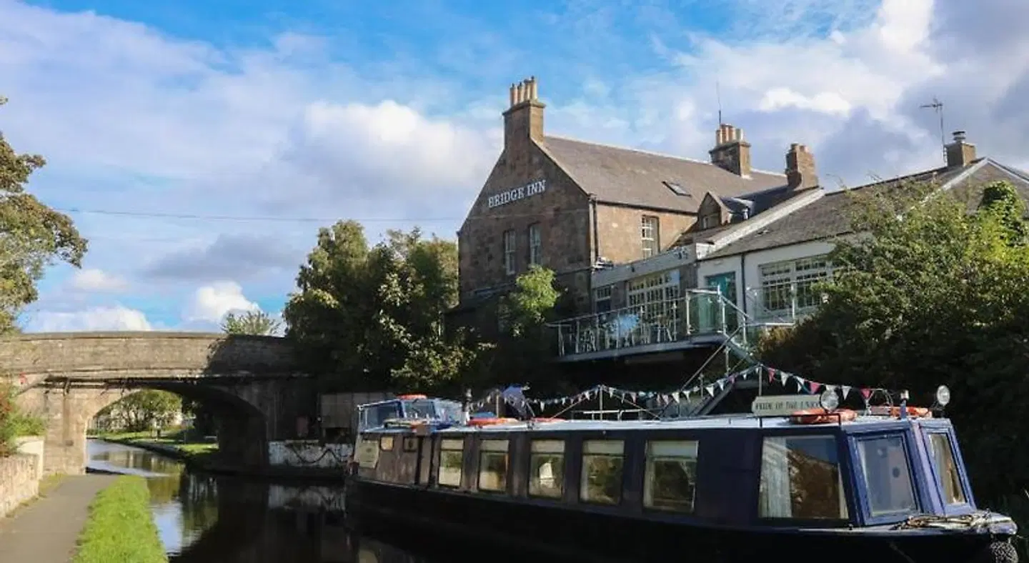 The Bridge Inn EXTERIOR