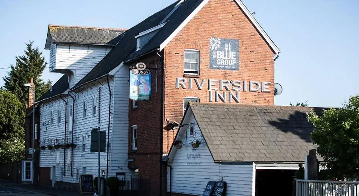 The Riverside Inn EXTERIOR