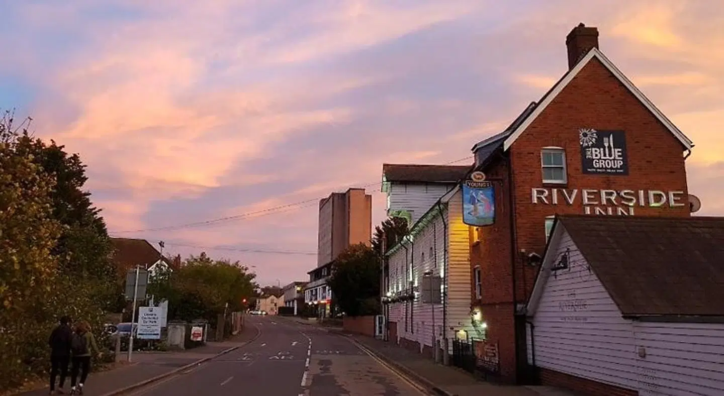 The Riverside Inn EXTERIOR
