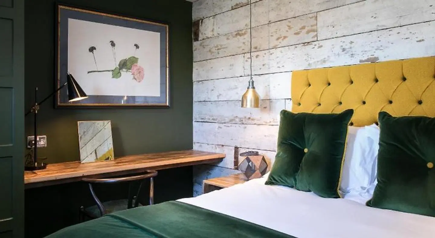 The Green Dragon Inn ROOM_EXAMPLE