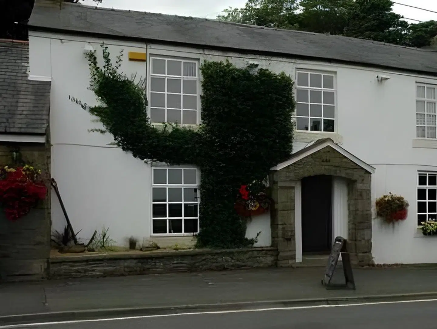 The Anchor Inn EXTERIOR