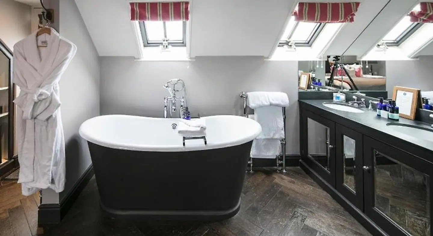 The Kingham Plough Badezimmer