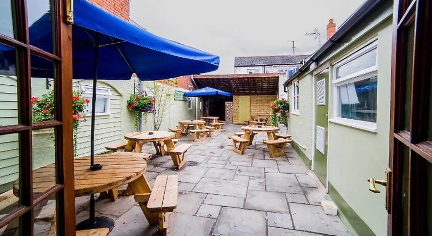 The Green Dragon Terrasse