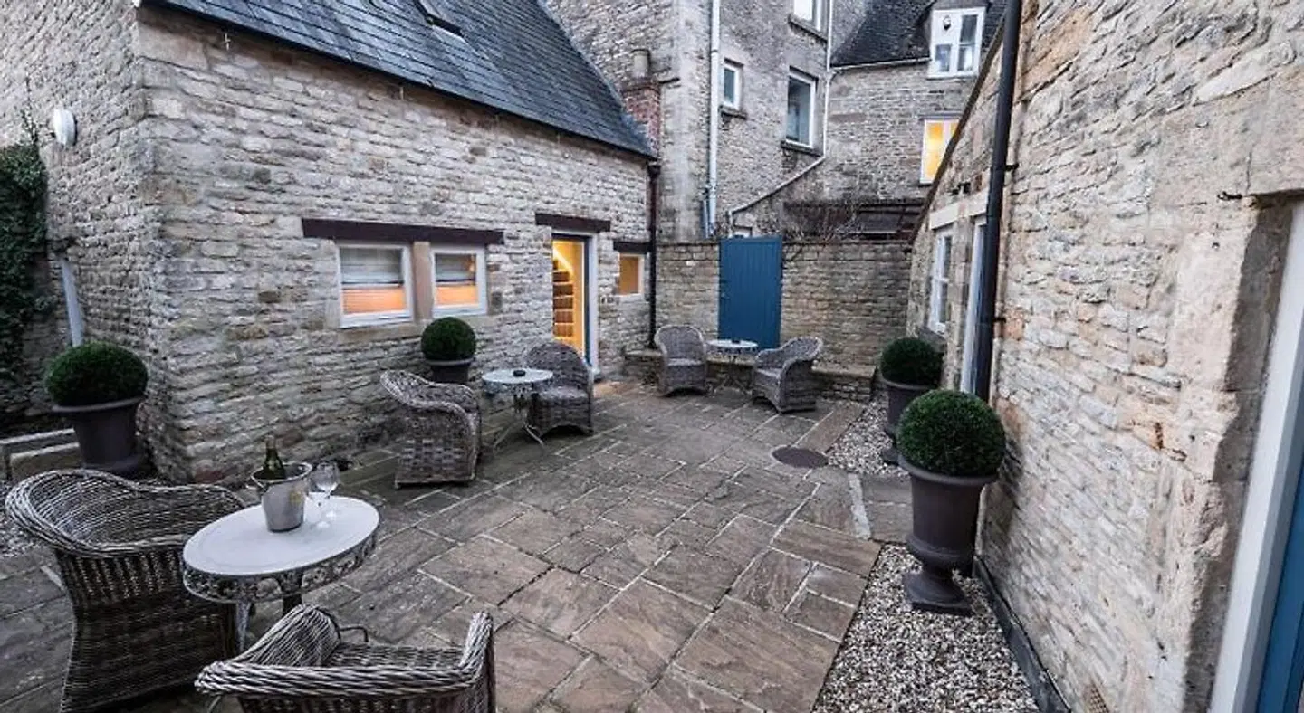 The Bell at Stow EXTERIOR