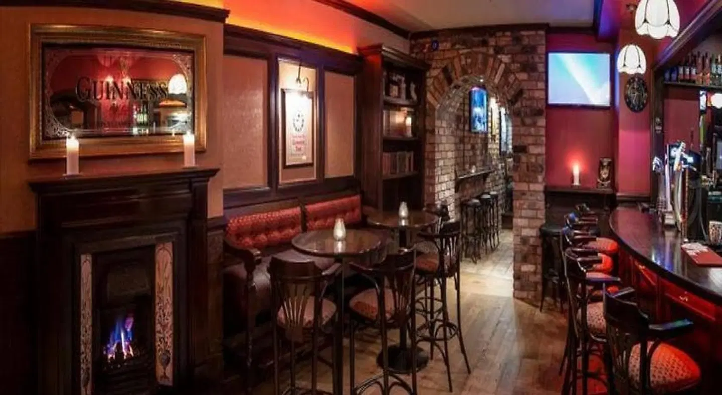 Ewings Bar & Accommodation Bar
