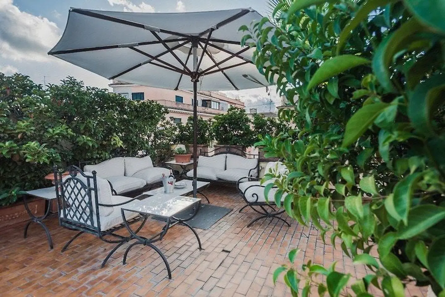 Mdm Luxury Rooms Guesthouse Terrasse