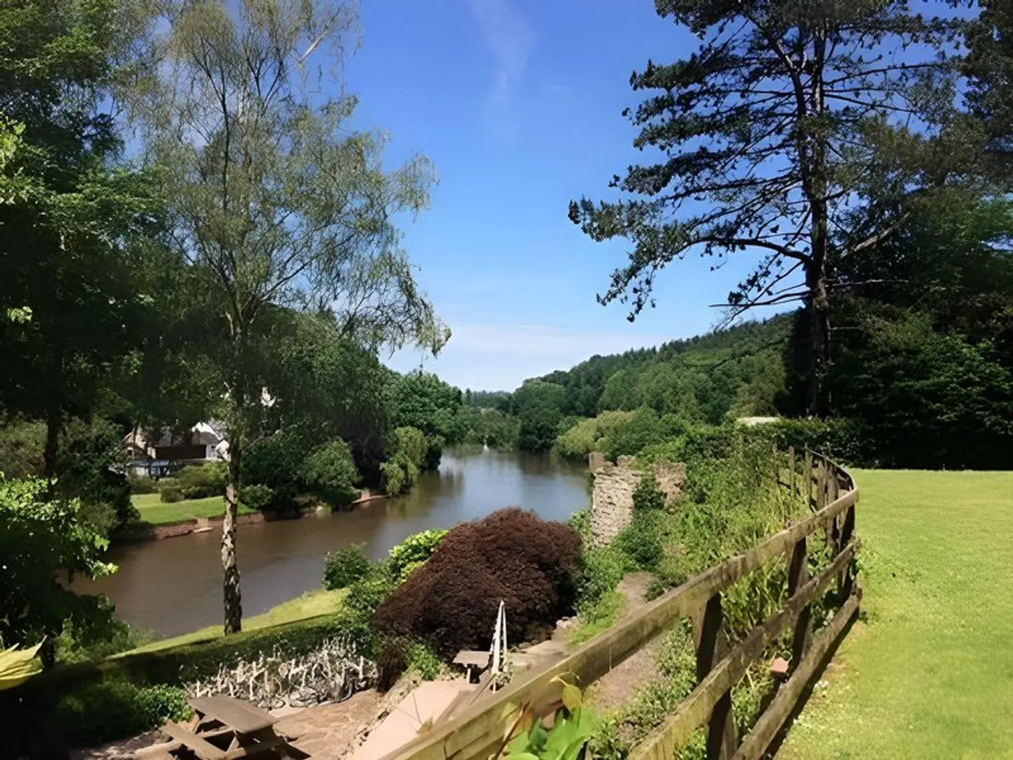 The Royal Lodge LANDSCAPE