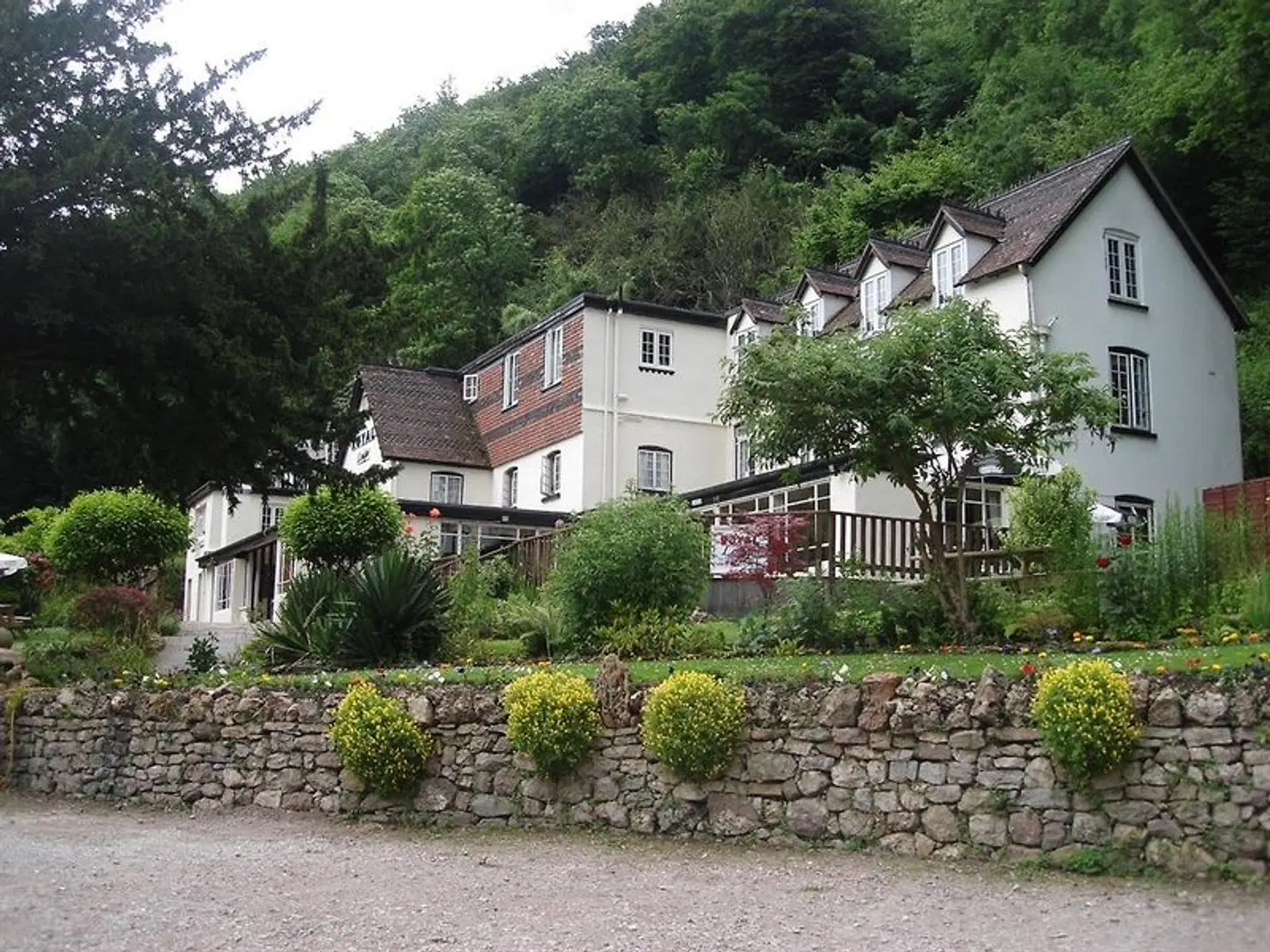 The Royal Lodge EXTERIOR
