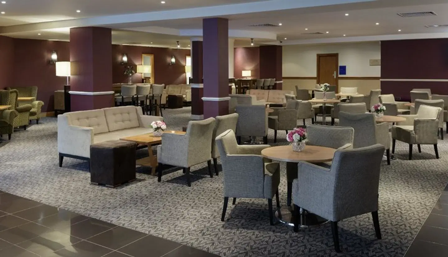 Delta Hotels by Marriott Warwick Bar