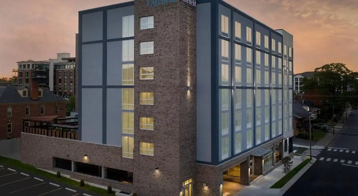 Fairfield Inn & Suites by Marriott Nashville Near Vanderbilt EXTERIOR