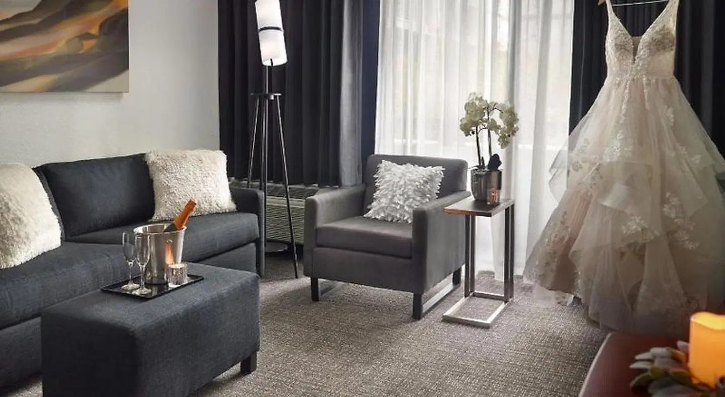Courtyard by Marriott Tallahassee Downtown/Capitol ROOM_EXAMPLE