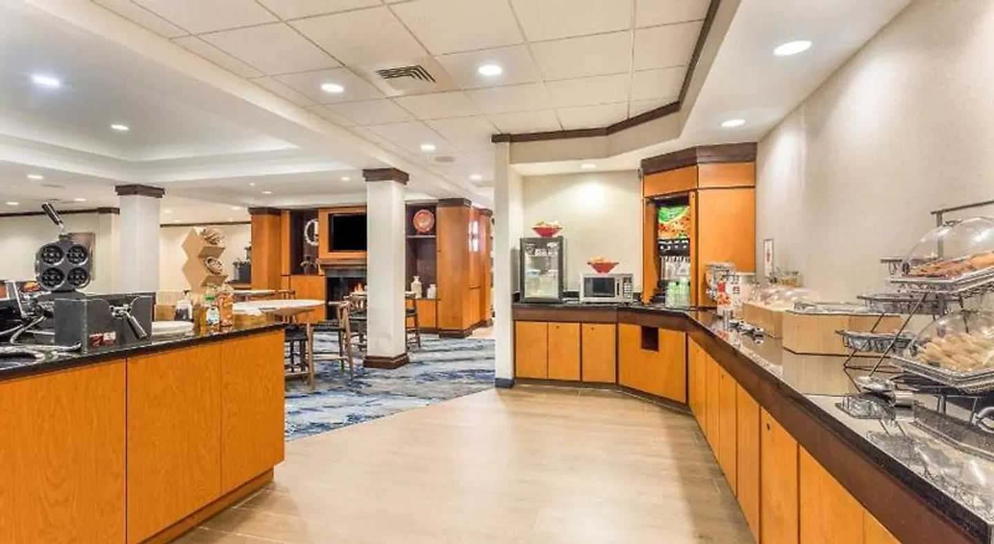 Fairfield by Marriott Inn & Suites Madison East LOUNGE_LOBBY