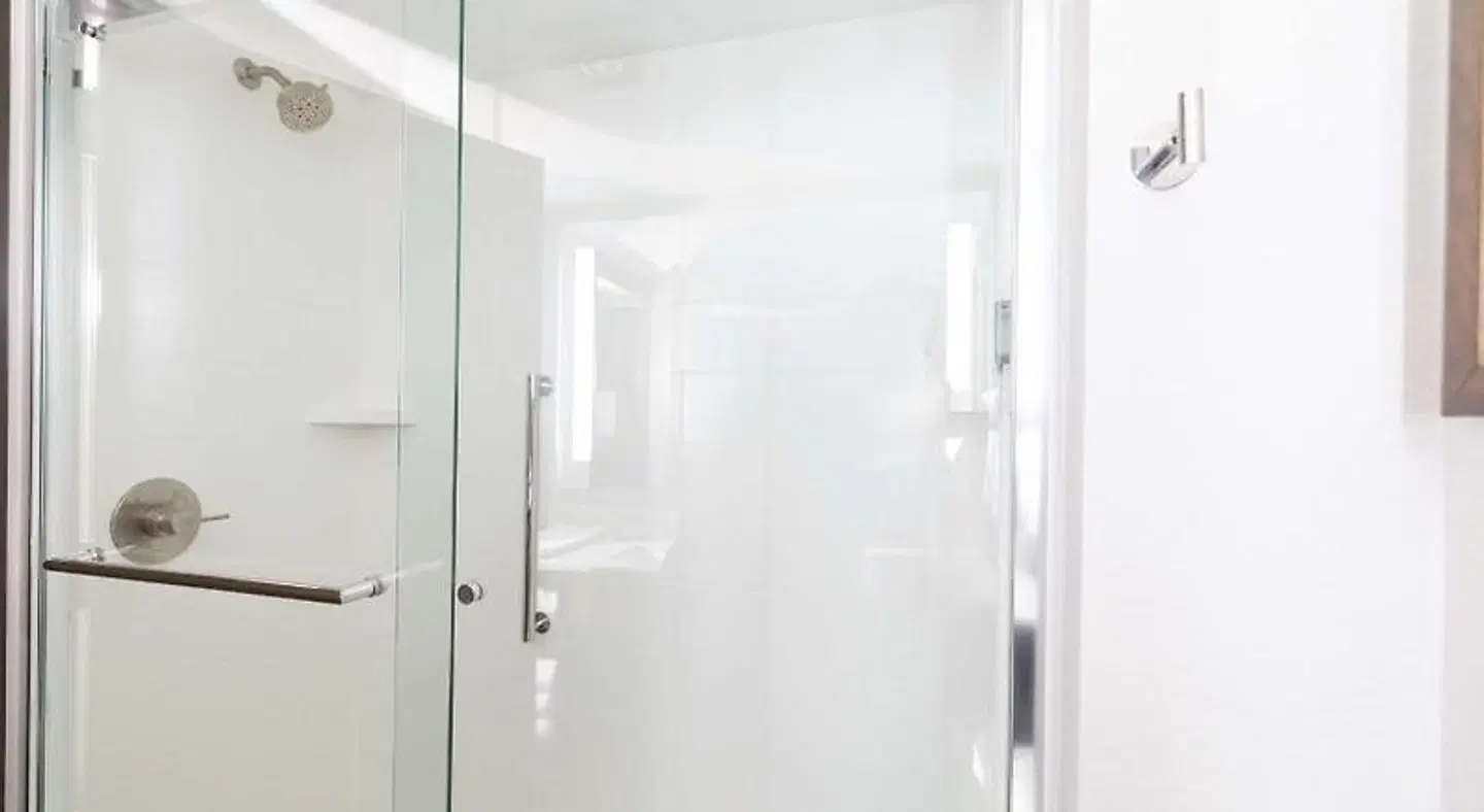DoubleTree by Hilton Des Moines Airport Badezimmer