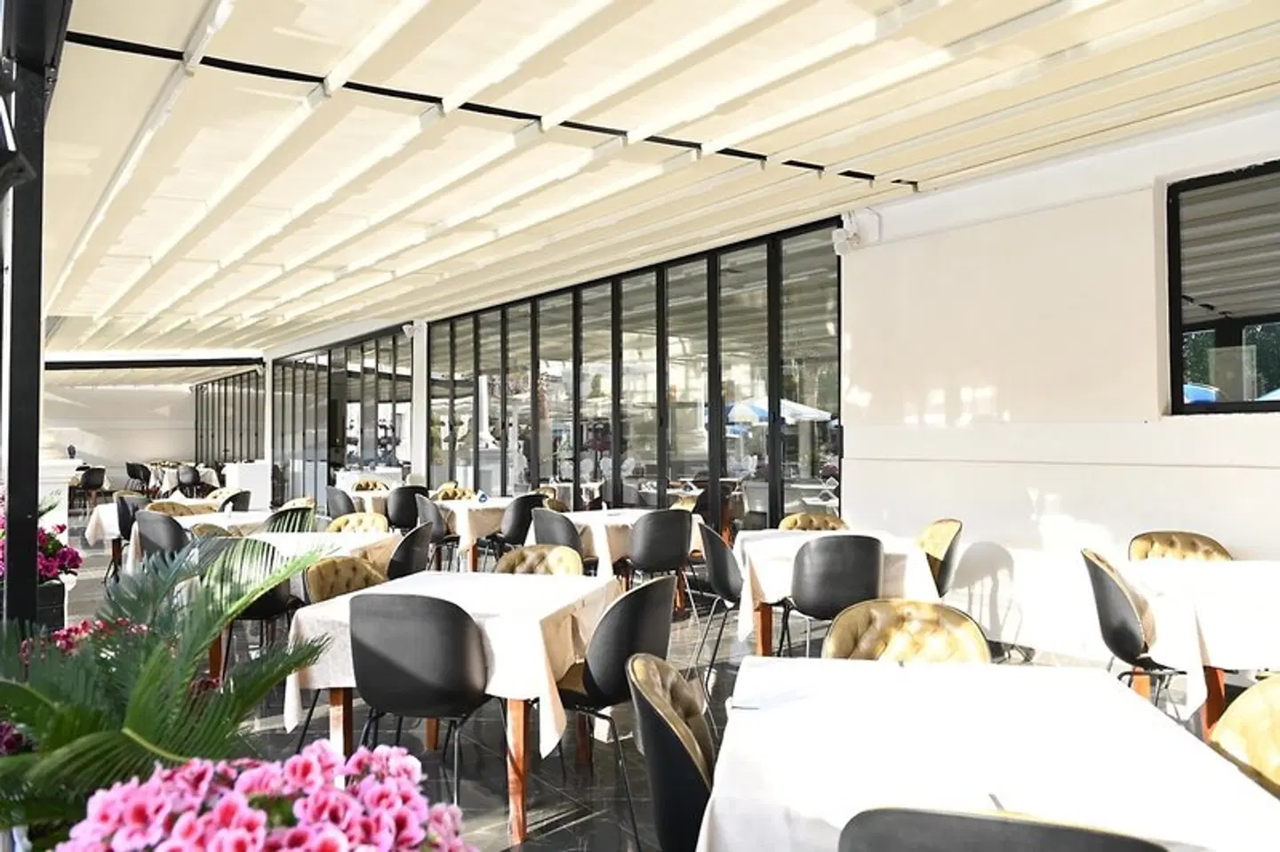Onufri Hotel Restaurant