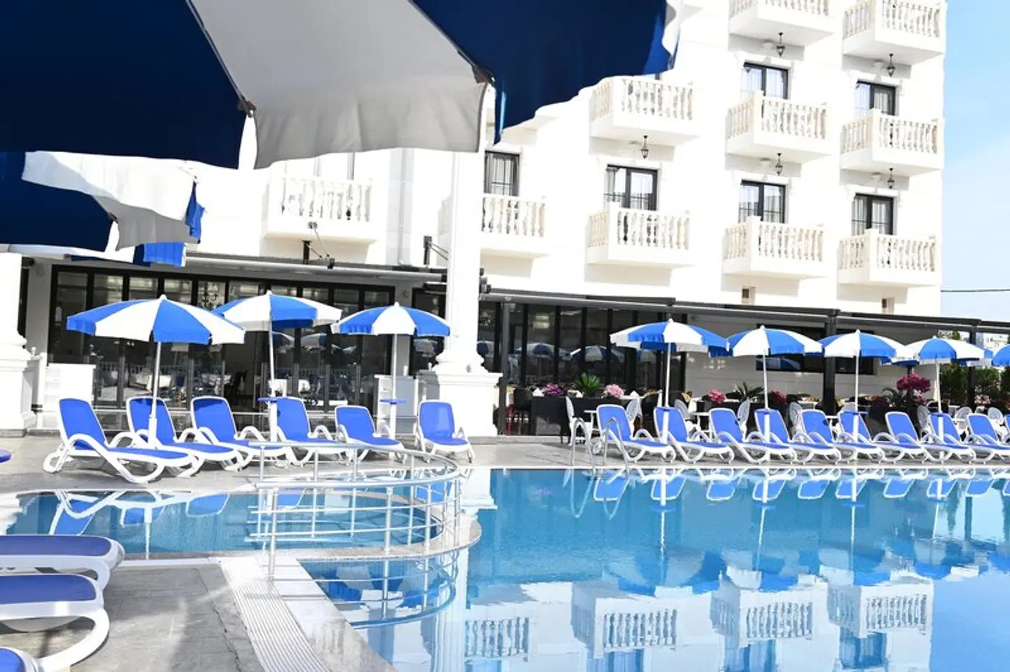 Onufri Hotel OUTDOOR_POOL