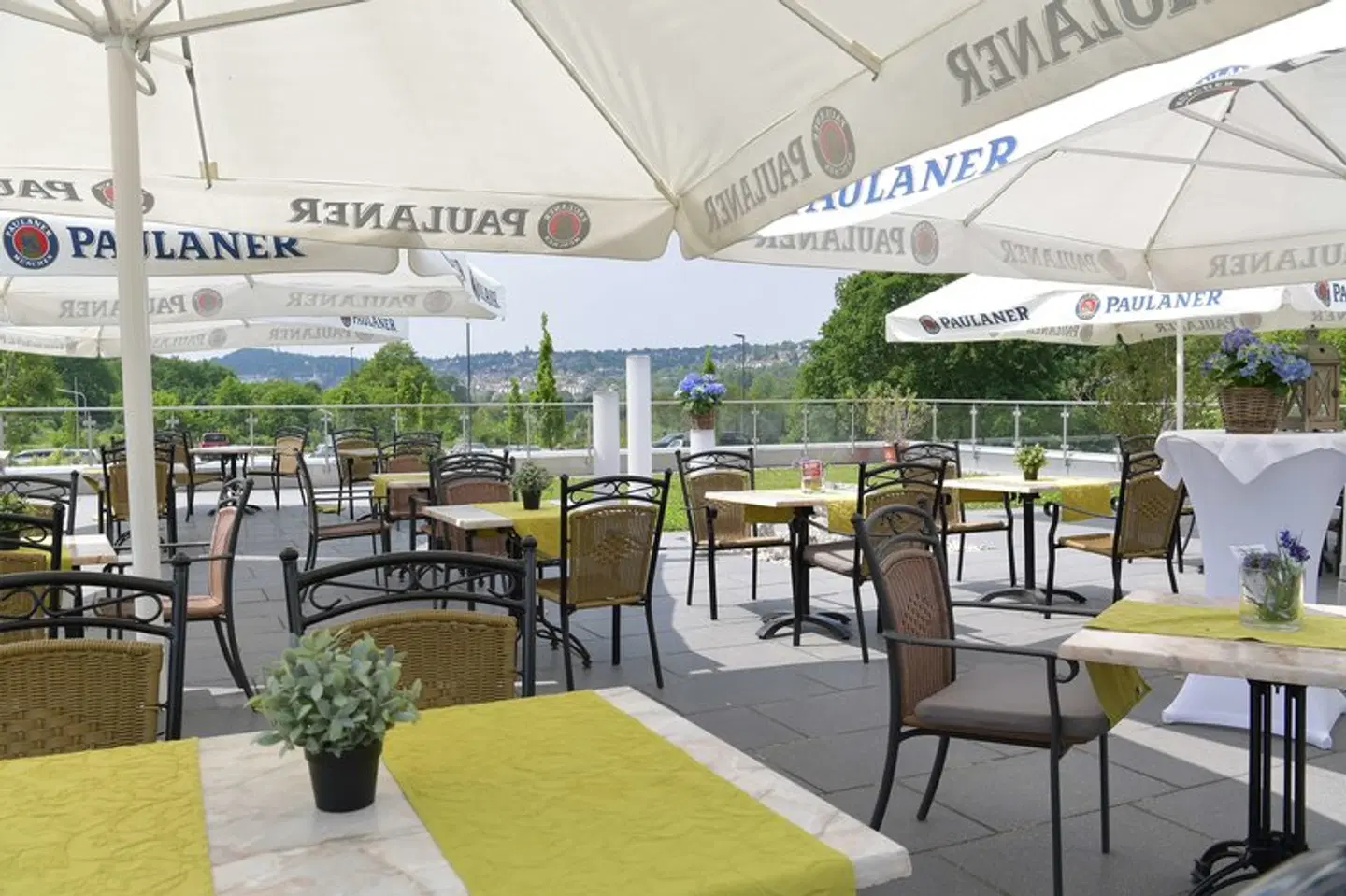 Best Western Queens Pforzheim-Niefern Terrasse