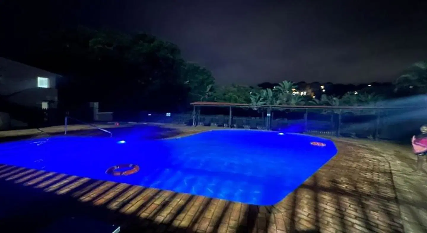 Chaka's Rock Chalets OUTDOOR_POOL