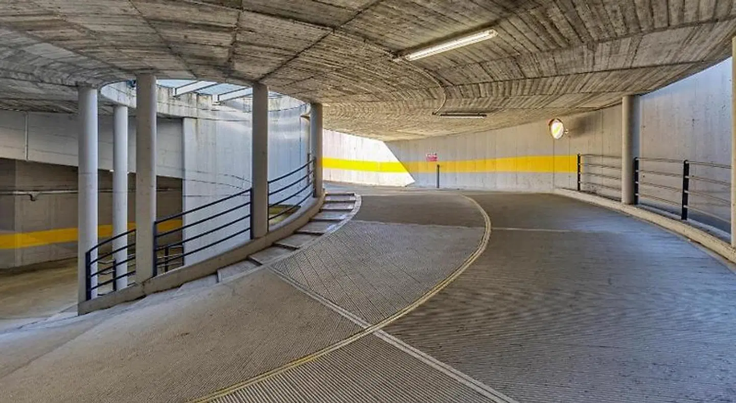 San Siro Apartment Hallenbad