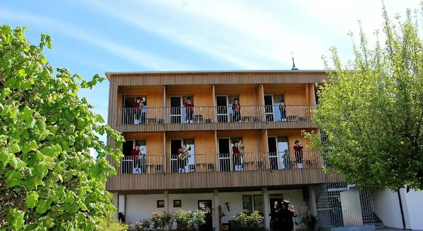 Bernhard EXTERIOR