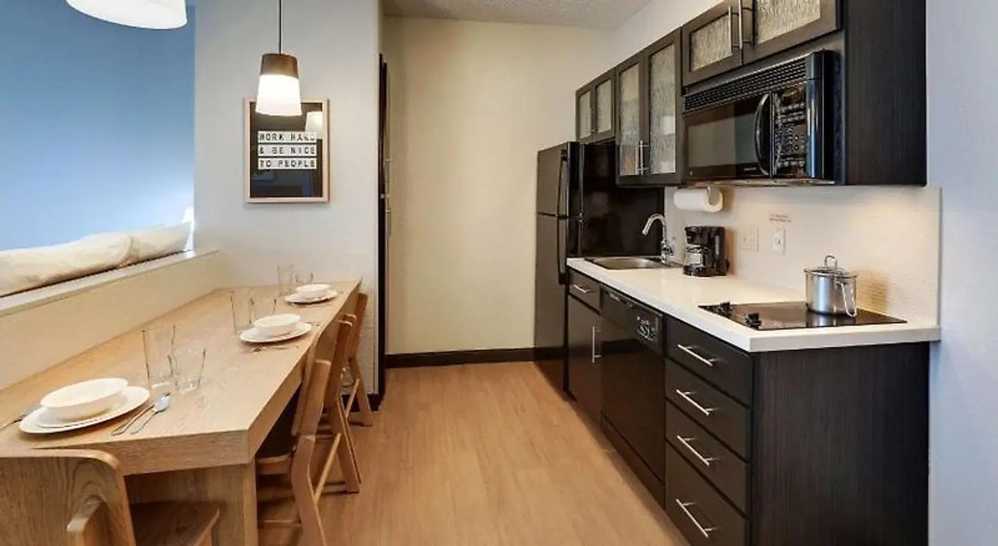 Sonesta Simply Suites Baltimore BWI Airport ROOM_EXAMPLE