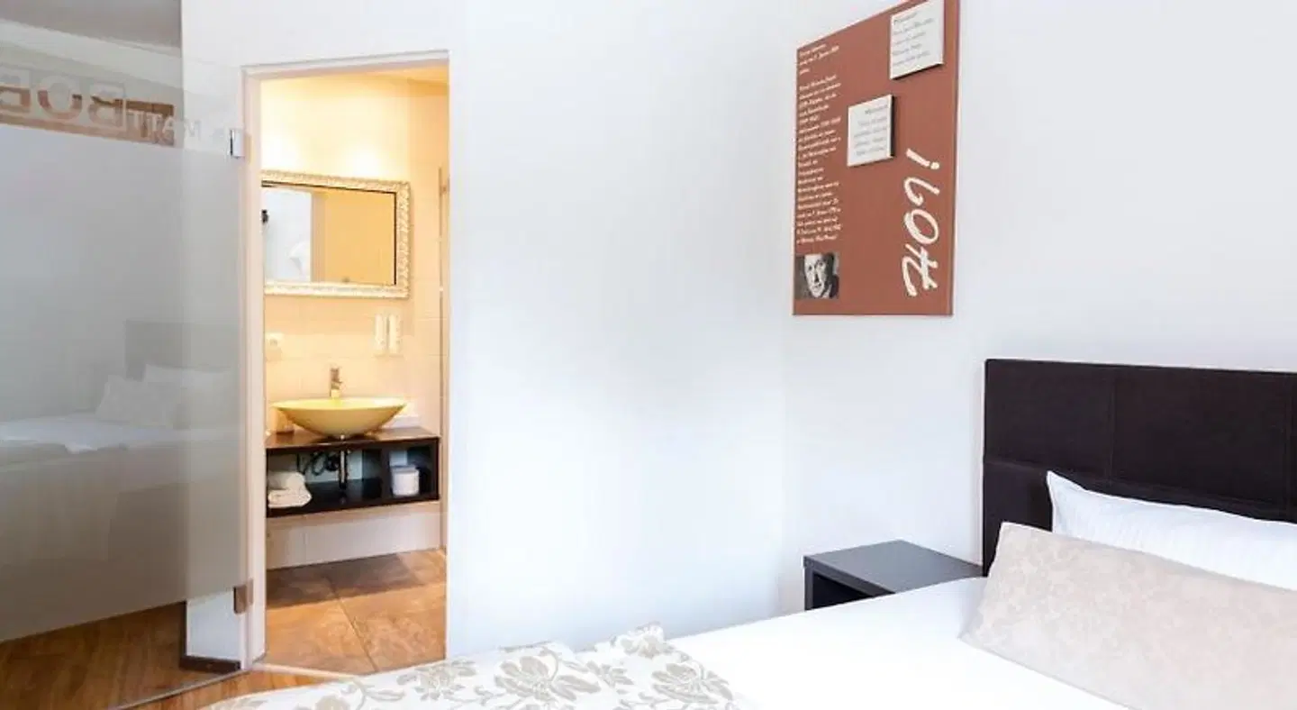 S'Matt Bob ROOM_EXAMPLE