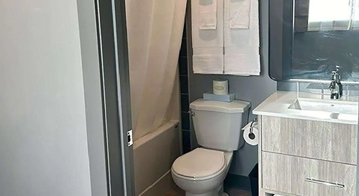 New West Hotel by Elevate Rooms Badezimmer