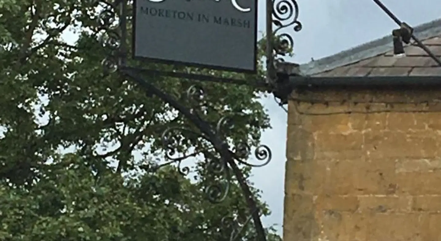 The Swan Inn EXTERIOR