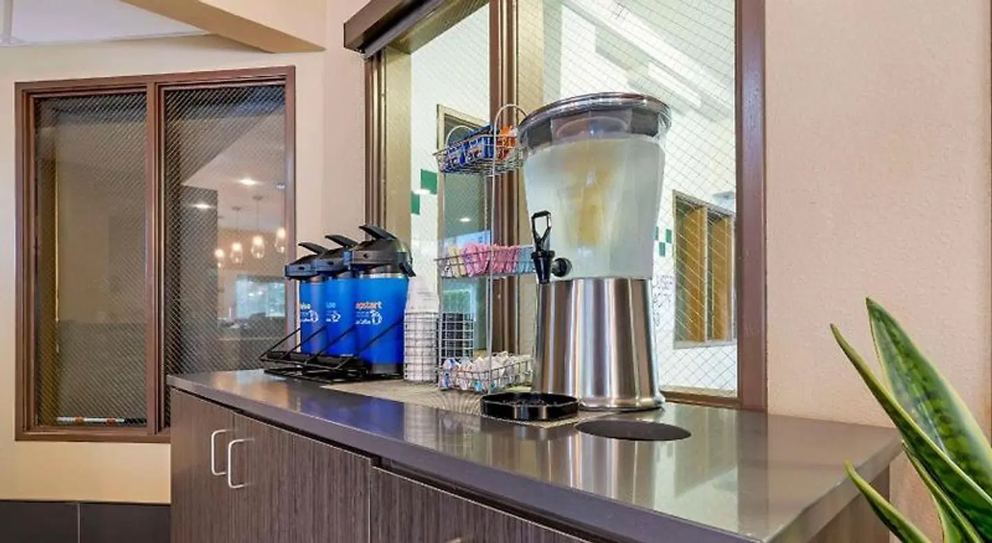 Comfort Suites Columbia River Restaurant