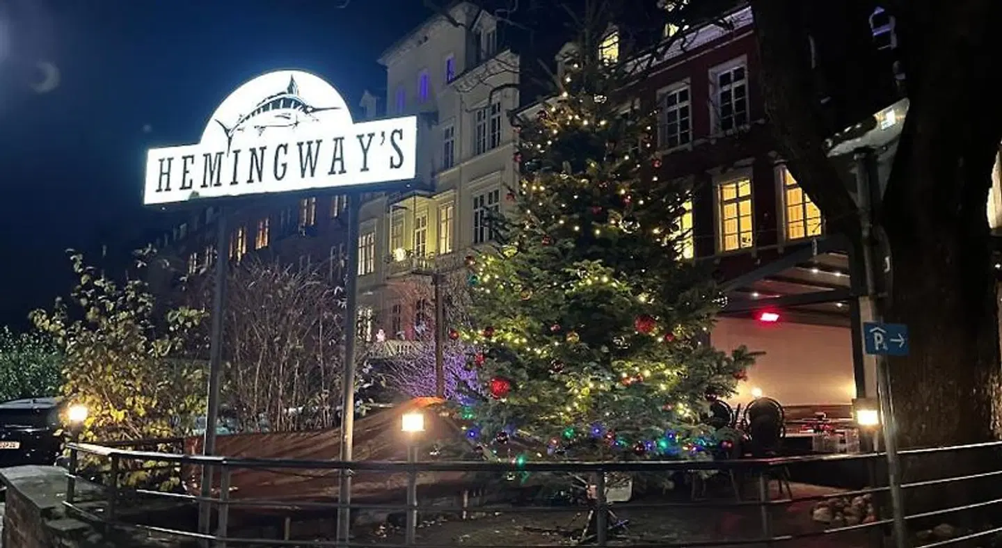 Hemingway's EXTERIOR