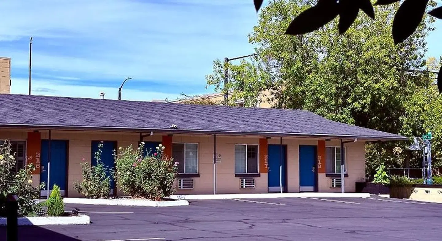 City Center Motel EXTERIOR