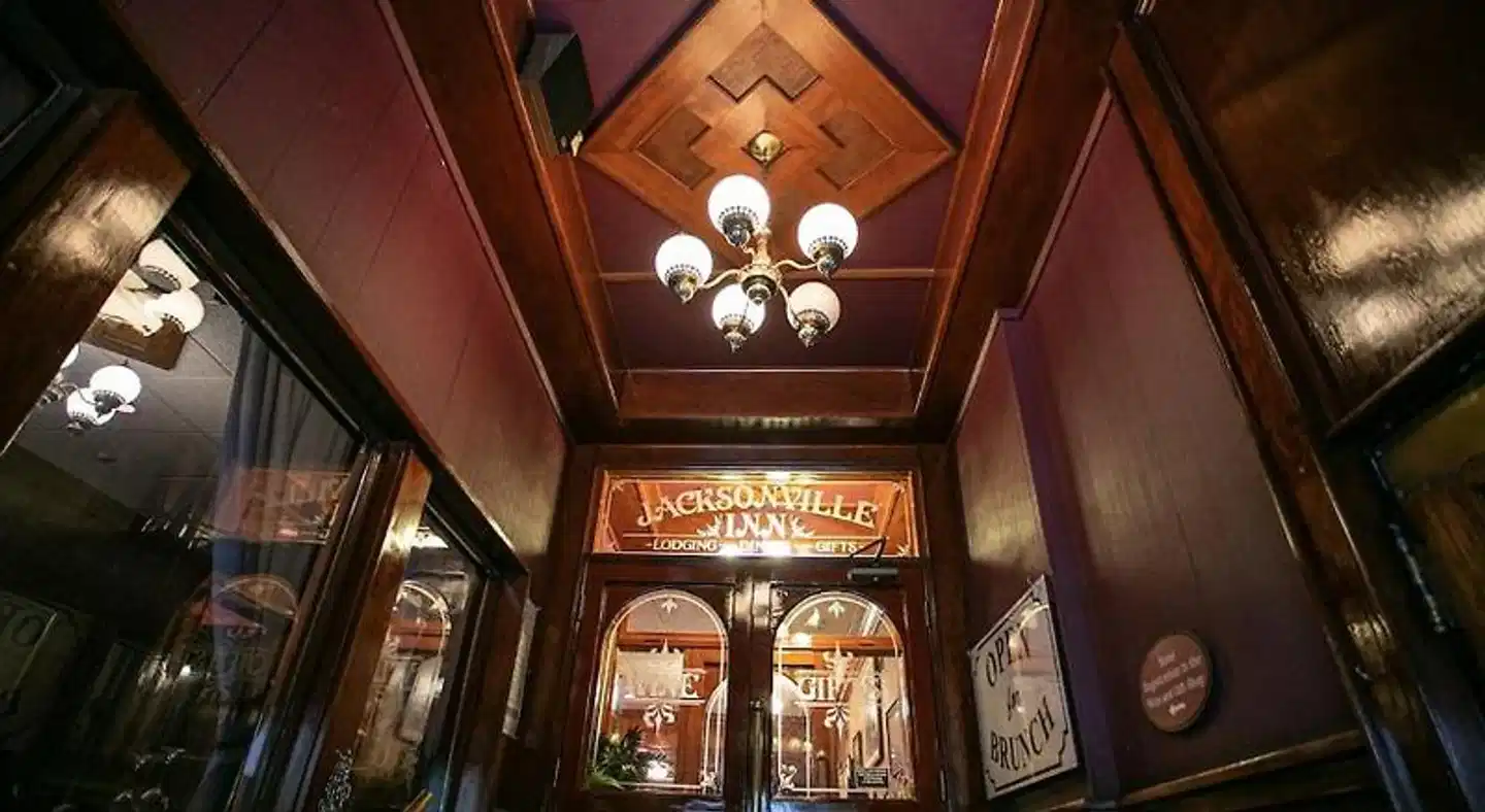 Jacksonville Inn Lobby